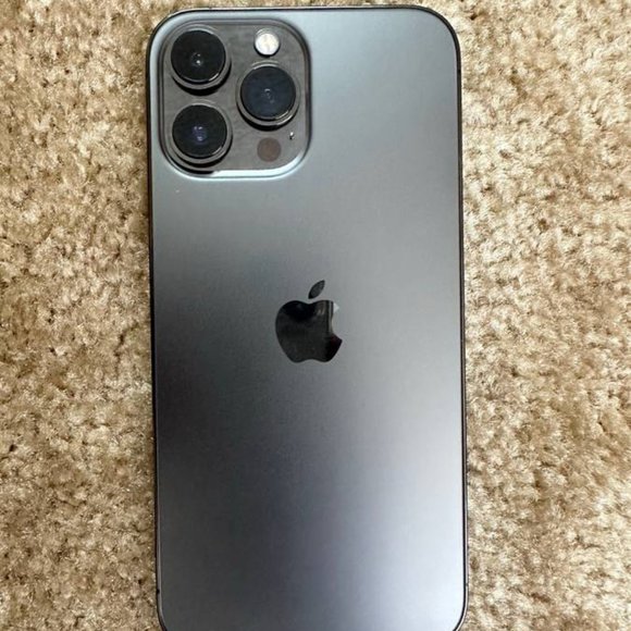 iPhone 13 pro max 512gb - Picture 1 of 5